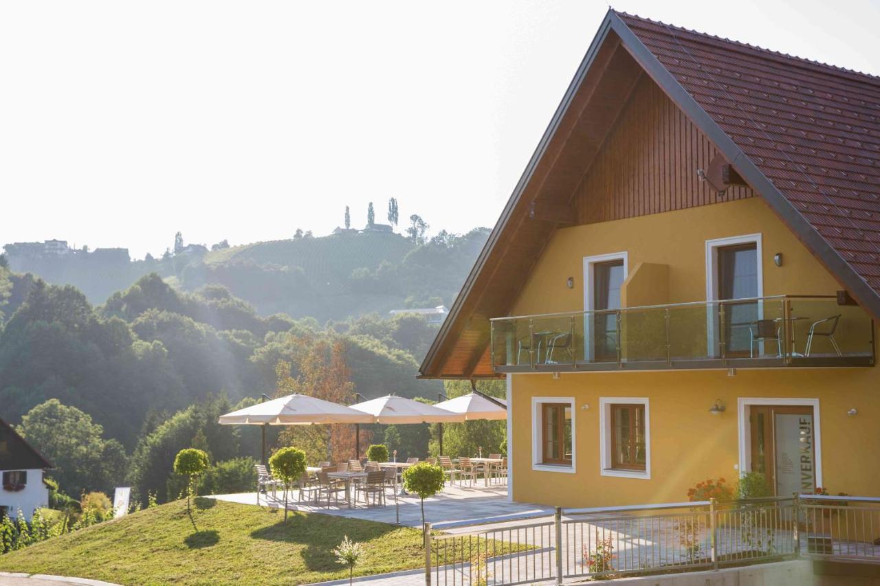 Weingut-Gästezimmer UHL Ratsch an der Weinstraße Exterior foto