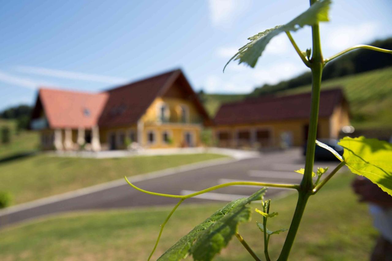 Weingut-Gästezimmer UHL Ratsch an der Weinstraße Exterior foto