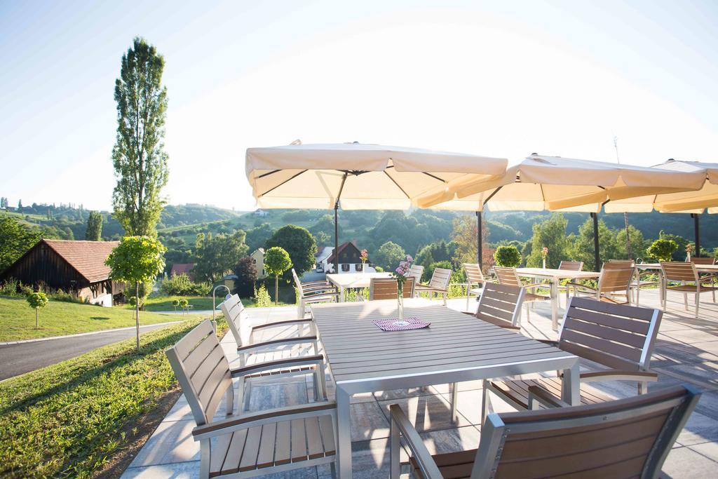 Weingut-Gästezimmer UHL Ratsch an der Weinstraße Exterior foto